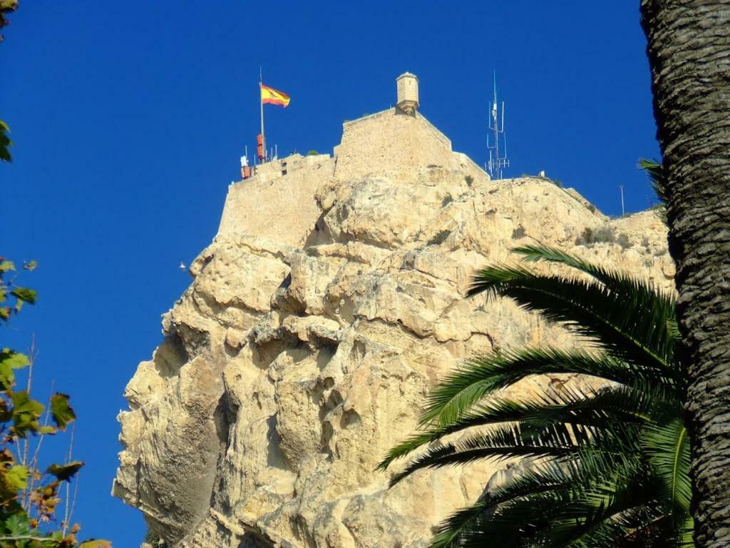 Apartamento En Albufereta Con Vistas Al Mar Lägenhet Alicante Exteriör bild
